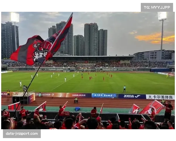 重庆铜梁龙实行-双主场-制:龙兴足球场与铜梁龙体育场交替使用 重庆铜梁龙实行-双主场-制:龙兴足球场与铜梁龙体育场交替使用