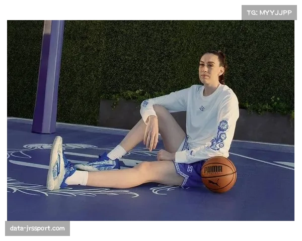 通讯：经历家庭变故后，球星布里安娜·斯图尔特提前归队投入训练